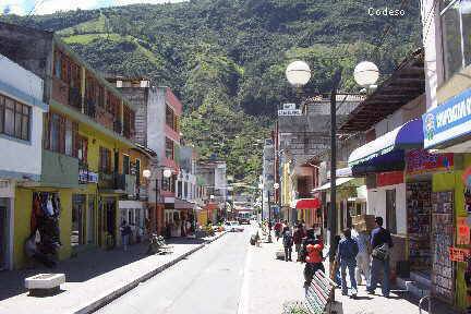 Blick auf Baños vom BusbahnhofBaños - Provinz Tungurahua