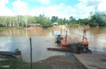 Gabarra Puerto Morona Rio Santiago