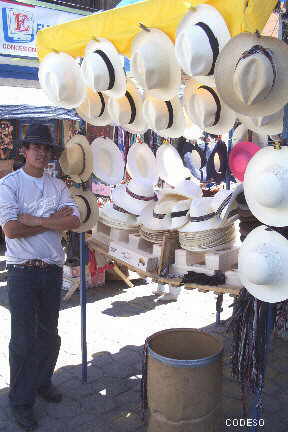 Los famosos sombreros de Panamá fabricados en Montecristi, Jipijapa y cerca de Cuenca Feria de artesanías de Otavalo The famous Panama hats made in Montecristi, Jipijapa and near CuencaHandicraft Fair of Otavalo Die berühmten Panamahüte hergestellt in Montecristi, Jipijapa und in der Nähe von CuencaHandwerksmesse von Otavalo