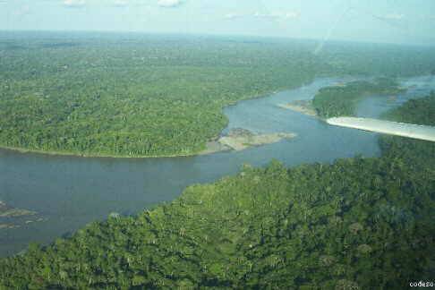 Bild Sobrevolando el río Pastaza hacía Sharamentsa