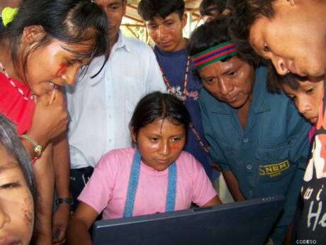 Fotovoltaische Solarenergie für Gemeide Computer in den Provinzen Morona Santiago und Pastaza Amazonas Region Ecuador Südmerika