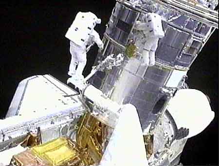 Instandsetzung des Hubble          Image NASA