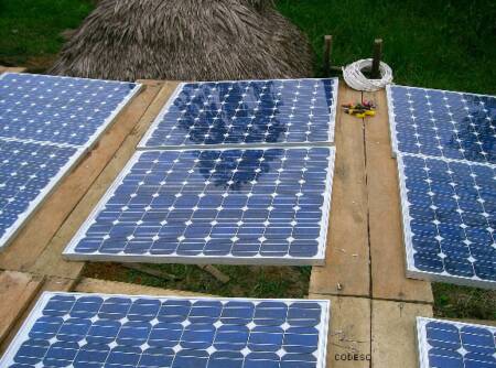 Fotovoltaic solar electricity for a community computer center and satelite internet conection - Sarayacu